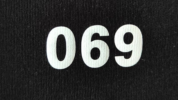 ESSENTIALS: FRANKFURT 069 – DEEP BLACK
