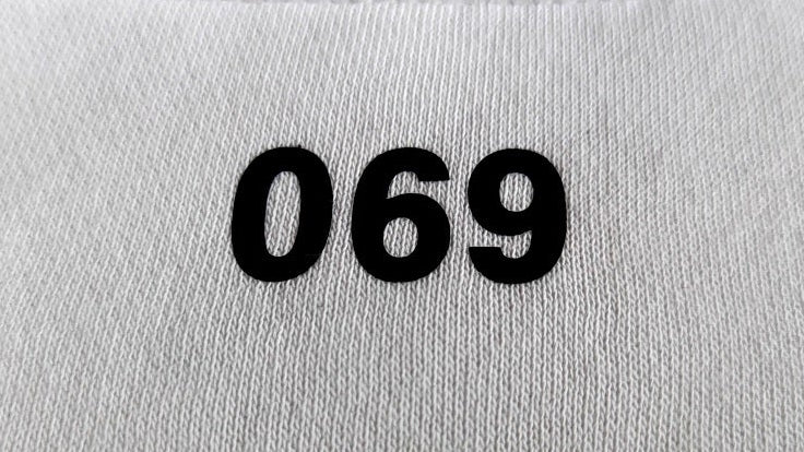 ESSENTIALS: FRANKFURT 069 - PURE WHITE