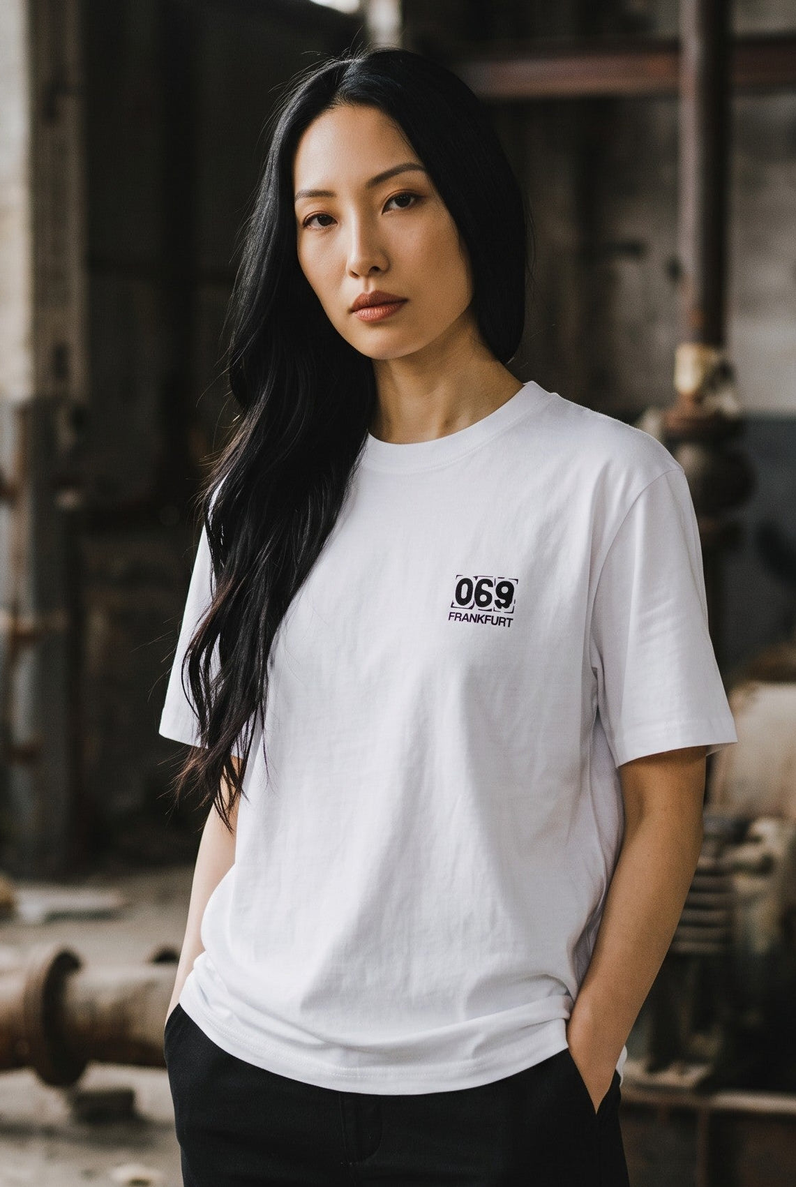 „069“ MINI PRINT T-SHIRT – PURE WHITE