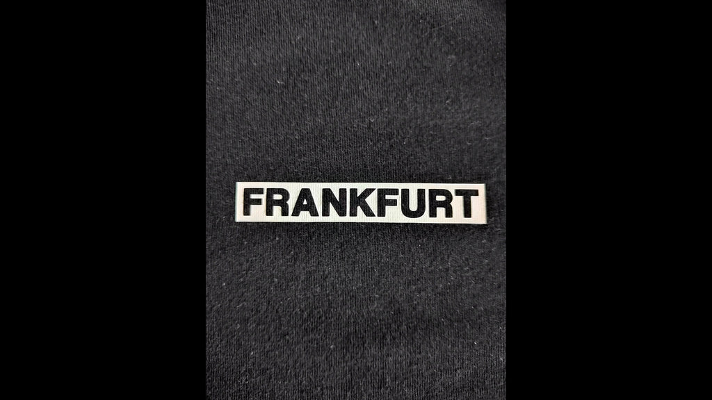 ESSENTIALS: FRANKFURT 069 – CREWNECK BLACK
