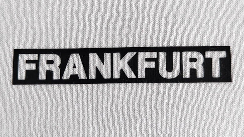 ESSENTIALS: FRANKFURT 069 – CREWNECK WHITE