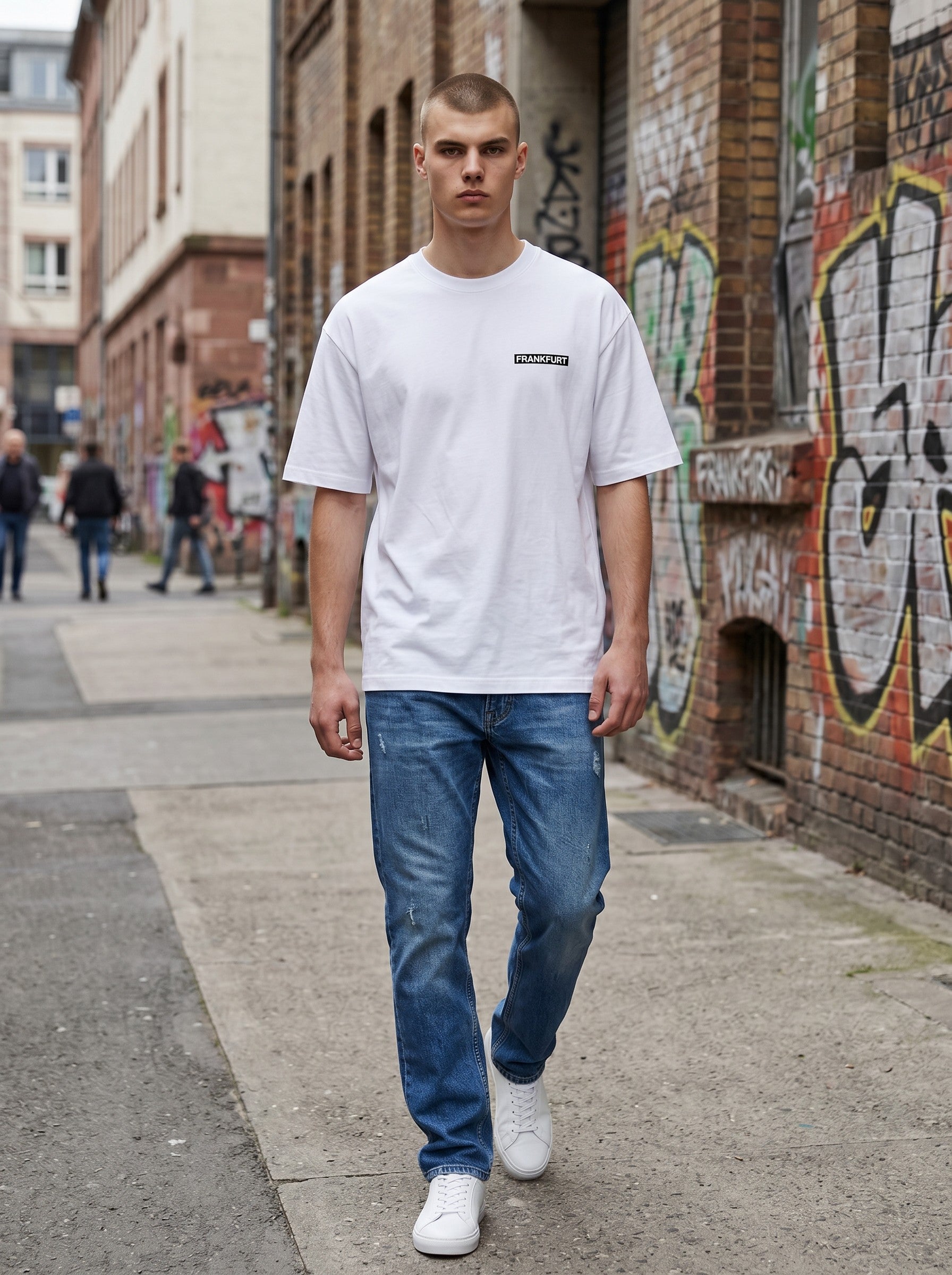 ESSENTIALS: FRANKFURT 069 - PURE WHITE