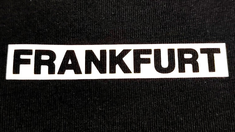 ESSENTIALS: FRANKFURT 069 – DEEP BLACK