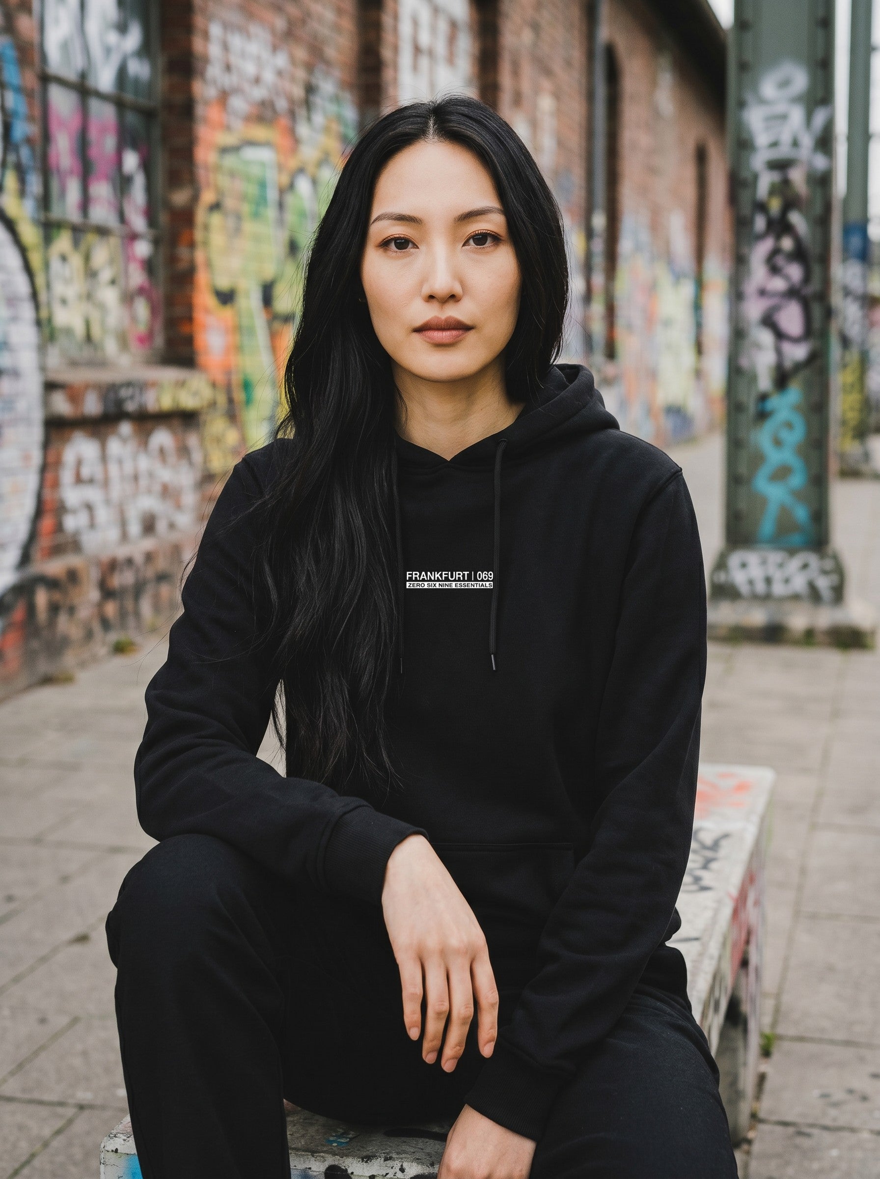 FRANKFURT BACK 069 HOODIE – DEEP BLACK