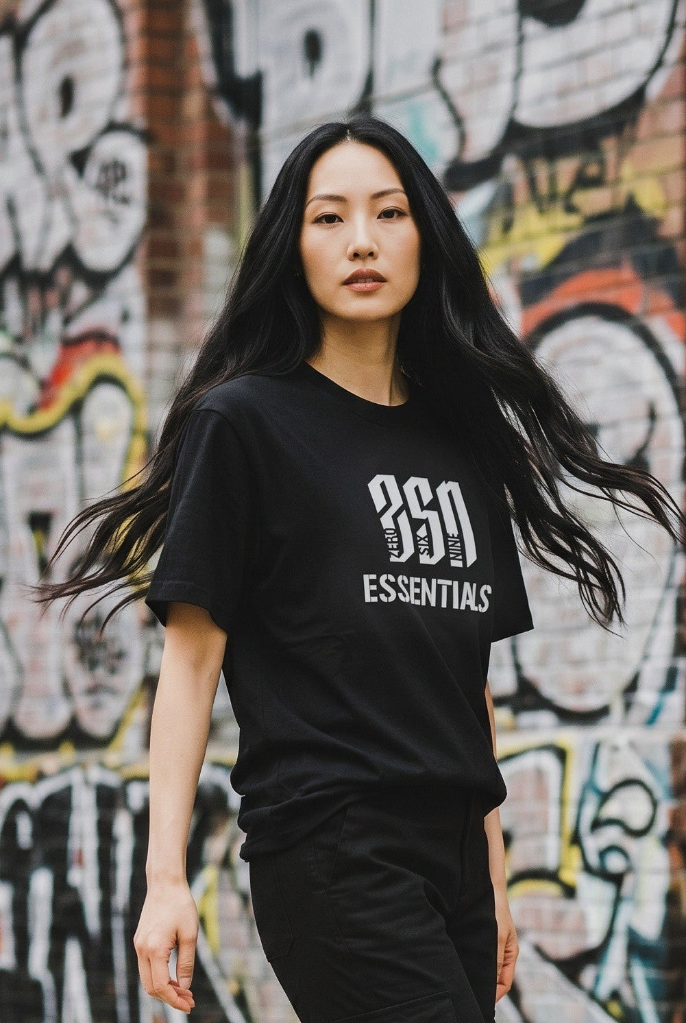 ZSN ESSENTIALS LOGO T-SHIRT – DEEP BLACK