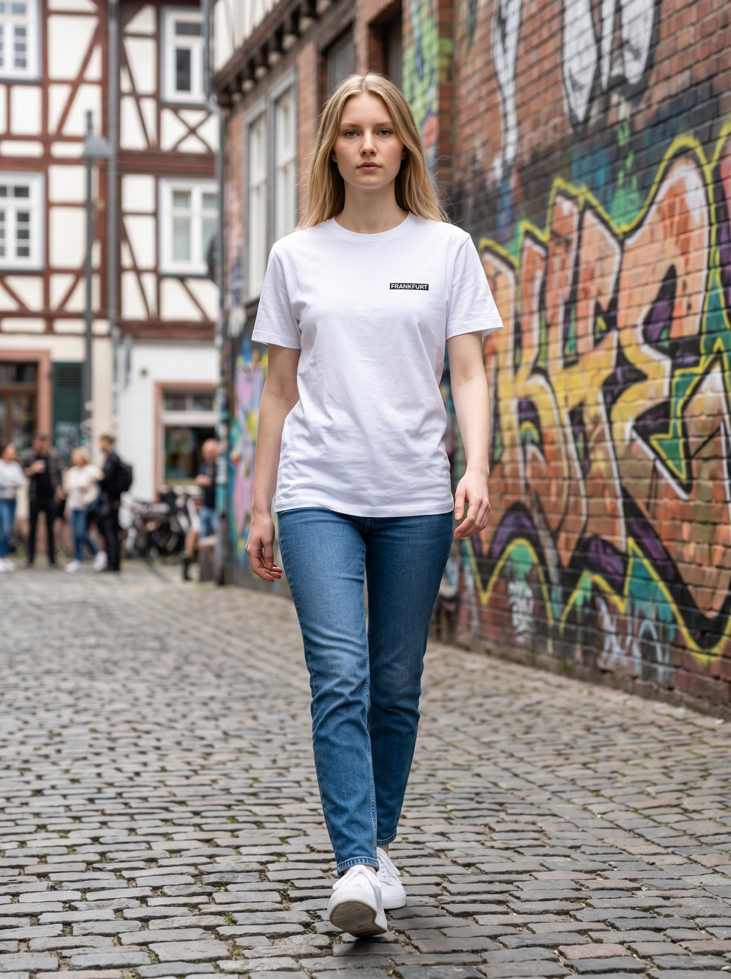 ESSENTIALS: FRANKFURT 069 - PURE WHITE