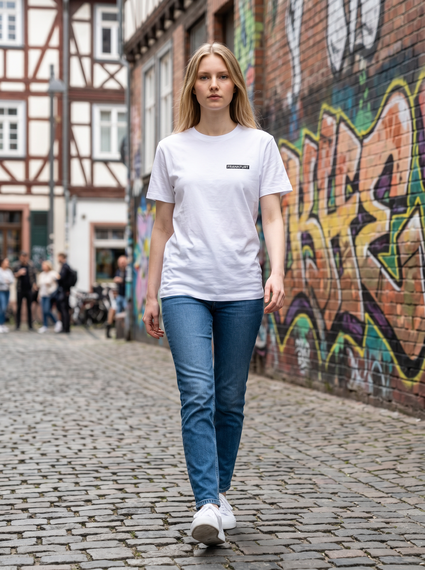 ESSENTIALS: FRANKFURT 069 - PURE WHITE