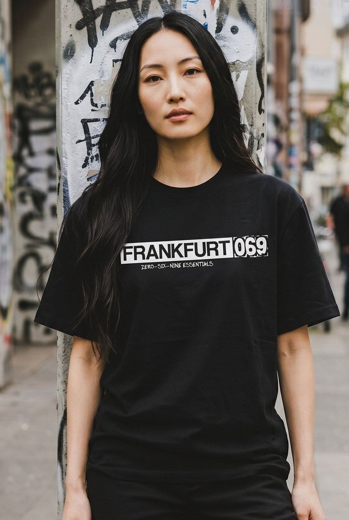 FRANKFURT 069 BOX T-SHIRT – DEEP BLACK